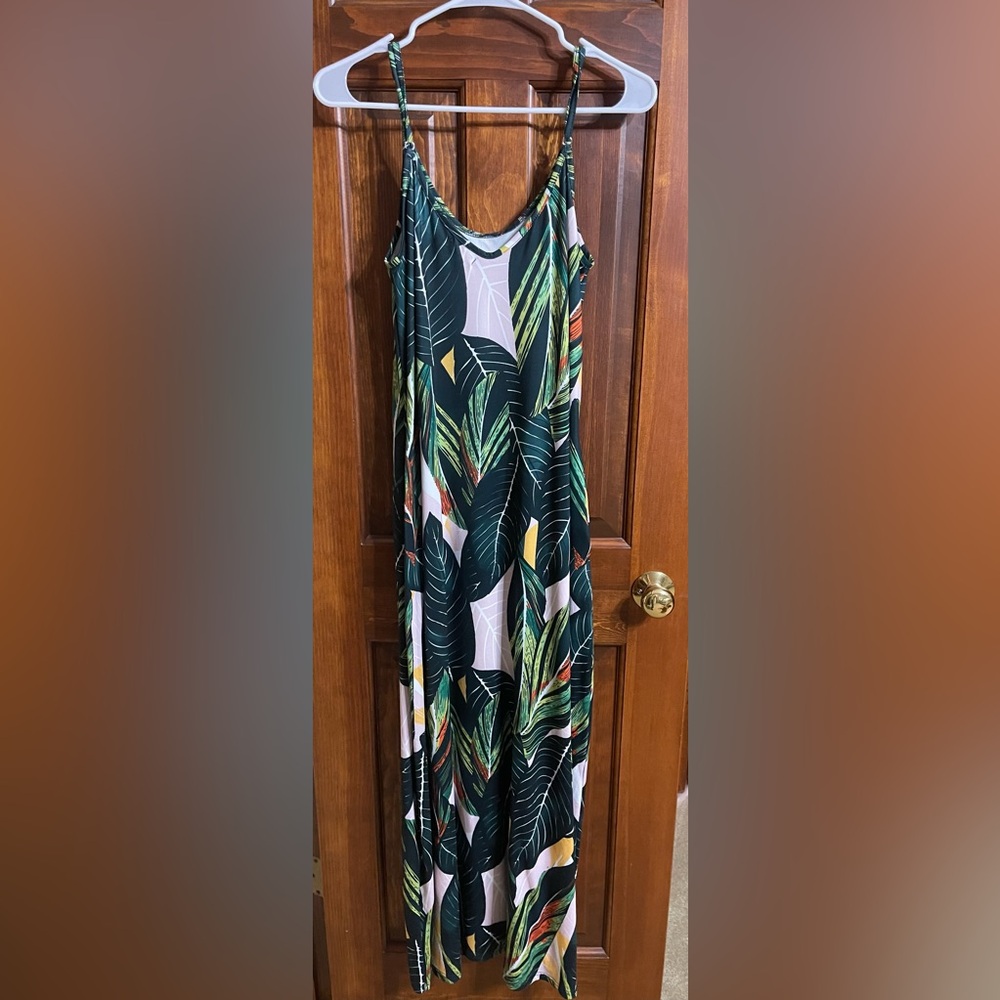Maxi Dress Green Tropical Leaves Size Small